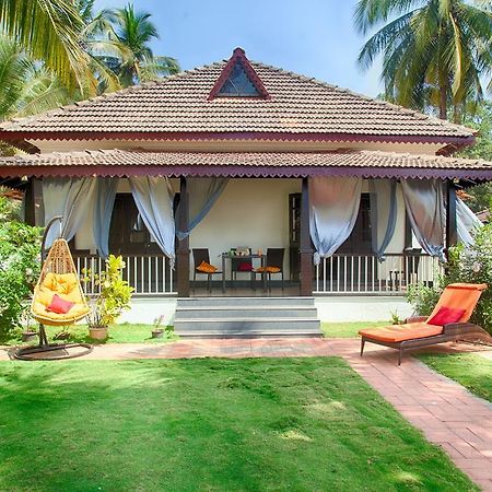 Beach Villa Morjim Exterior photo