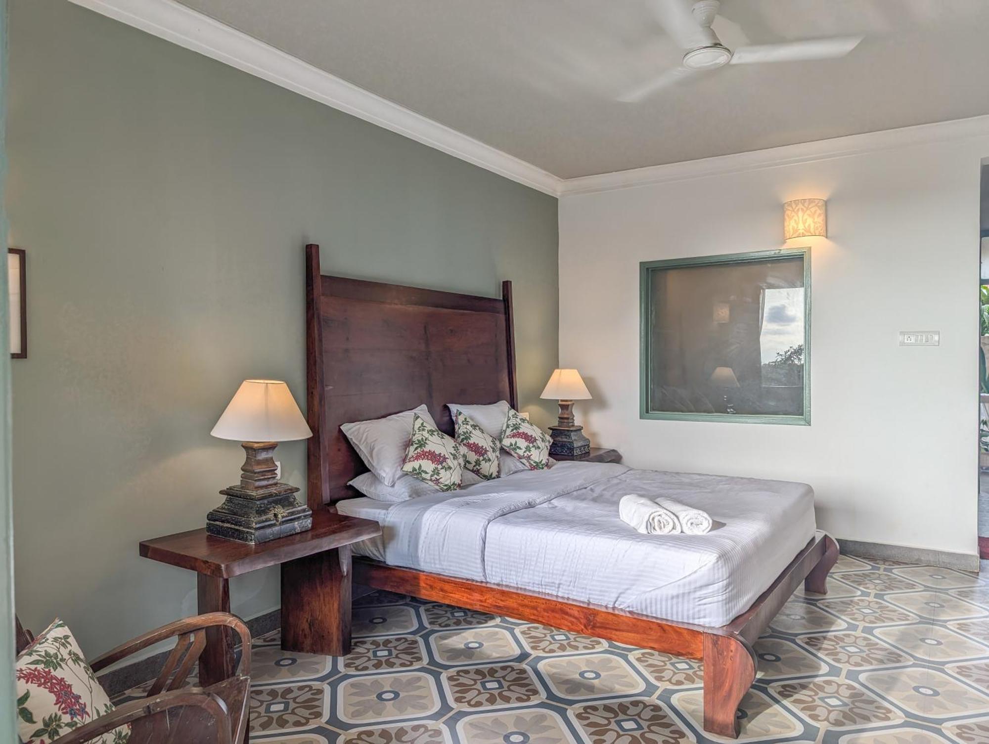 Beach Villa Morjim Exterior photo